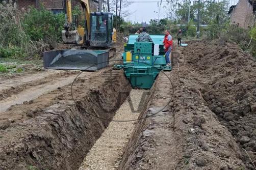 Trapezoid shape Drainage ditch lining machine