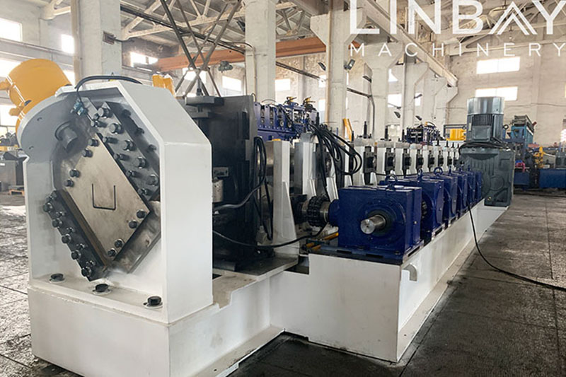 LINBAY- Exportación de Perfiladora para Producir los Postes para Barrera y Separadores a La Arabia Saudita