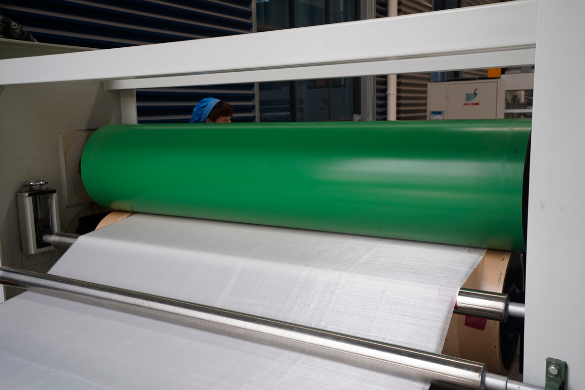 Hot pressing laminating machine