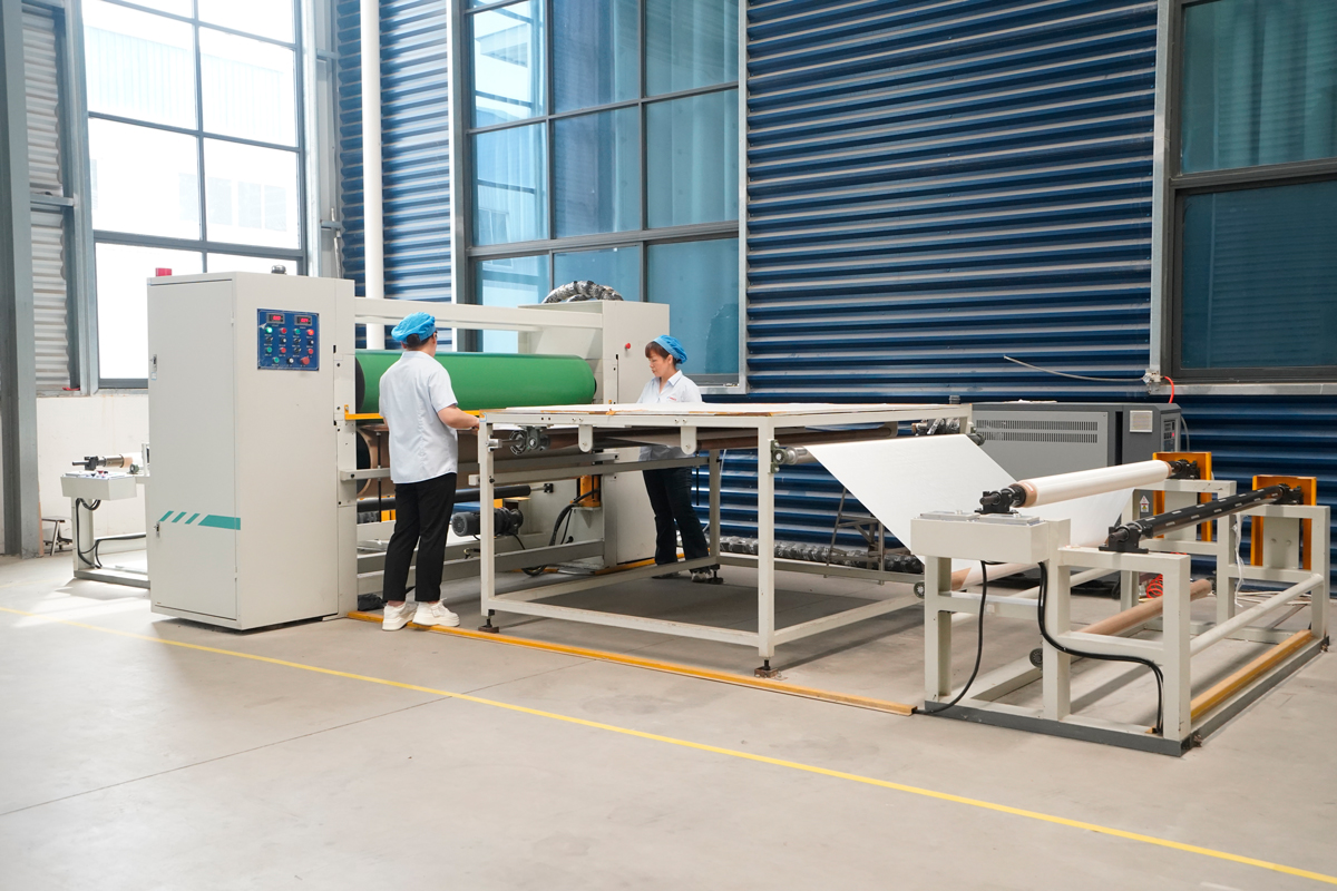 Hot pressing laminating machine