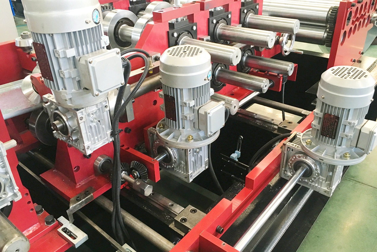 China C/Z Purlin Interchangeable Roll Forming Machine 