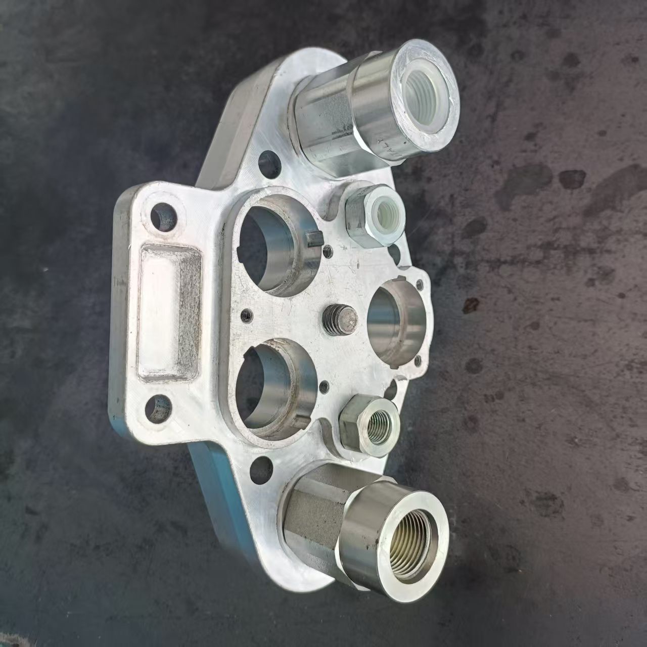 697988  6837200 Hydraulic Header Coupling