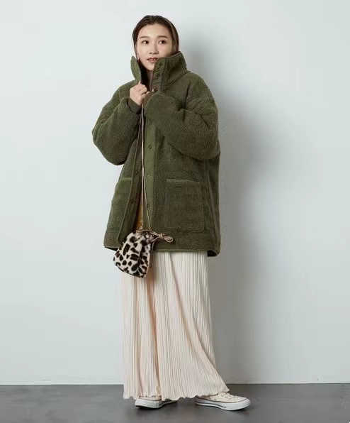 Army green plush coat