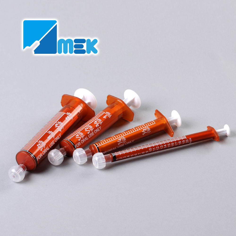 Light proof oral syringe