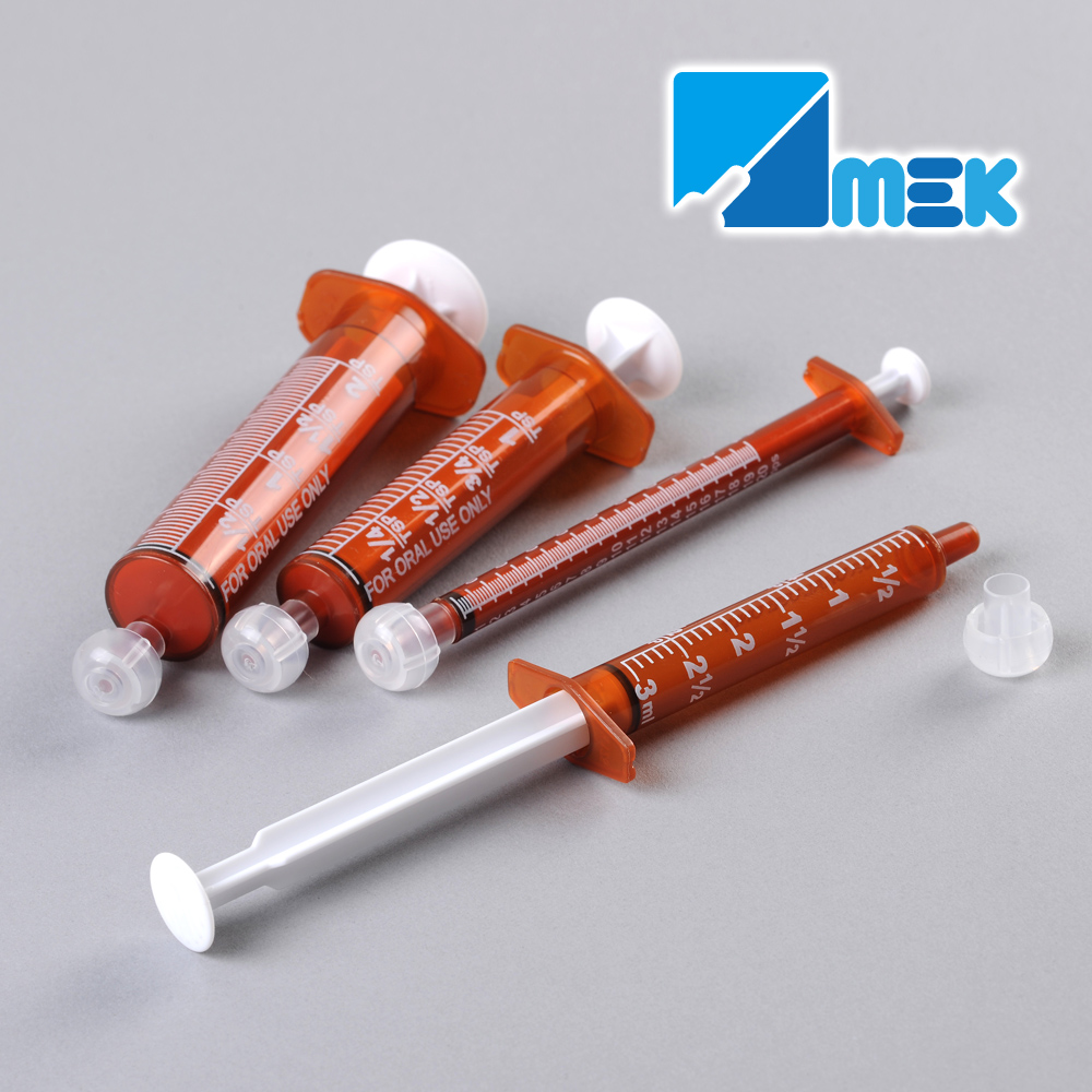 Light proof oral syringe