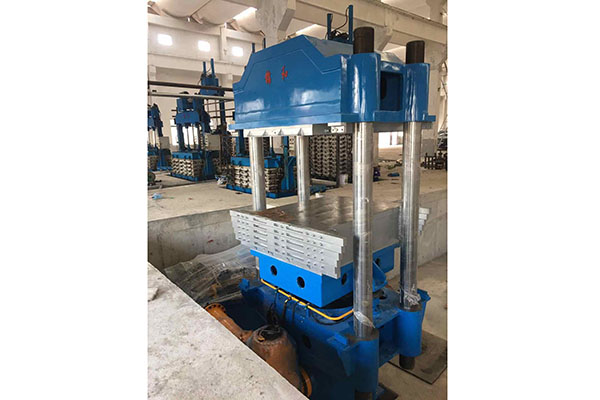 Two Sets Of 1100T Foaming Press With Low Noise