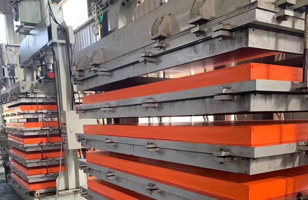 Second-stage Foaming Press