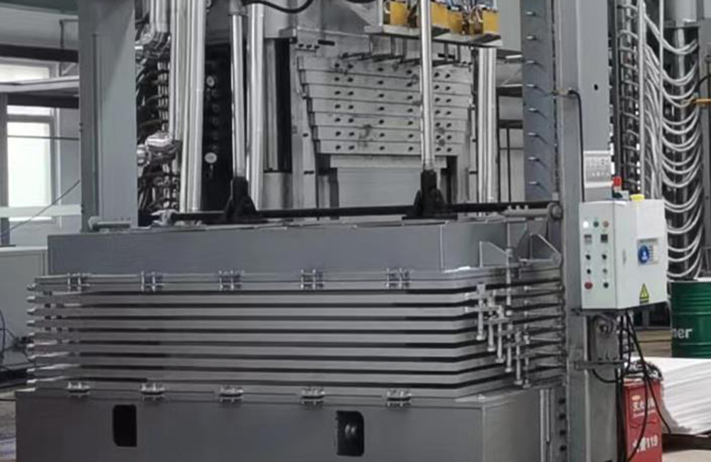 Supercritical Foaming Press