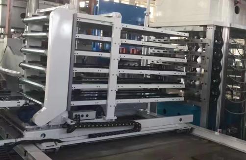 Auto loading and unloading mechanism