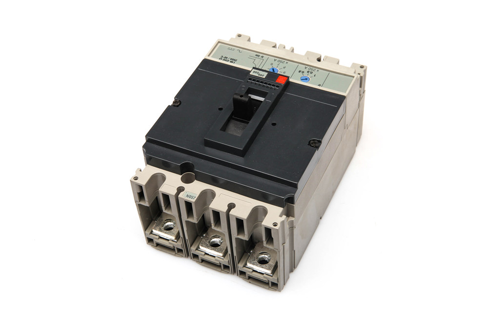 AM2 630A Low Voltage Moulded Case Circuit Breaker MCCB 3Pole 250A