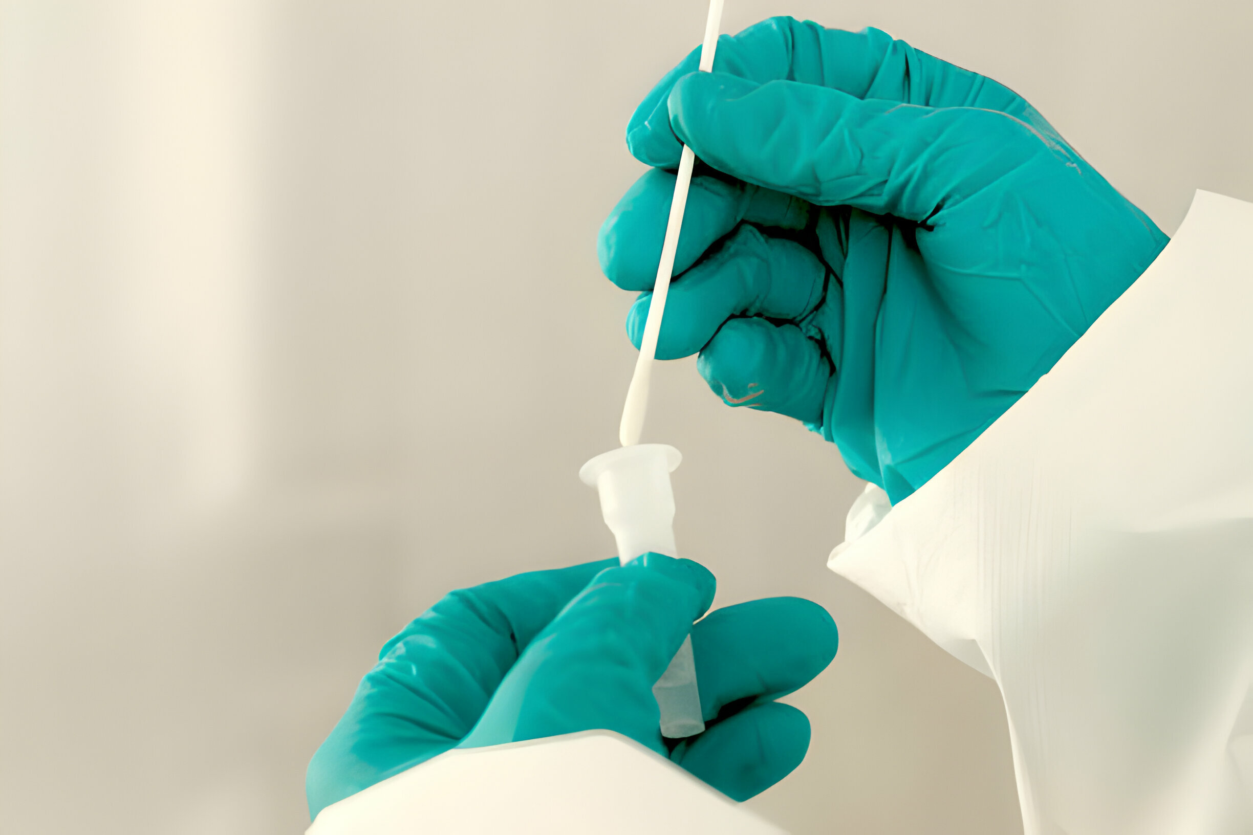 Flocked vs Cotton : Which Swab is Better for Antibody Testing