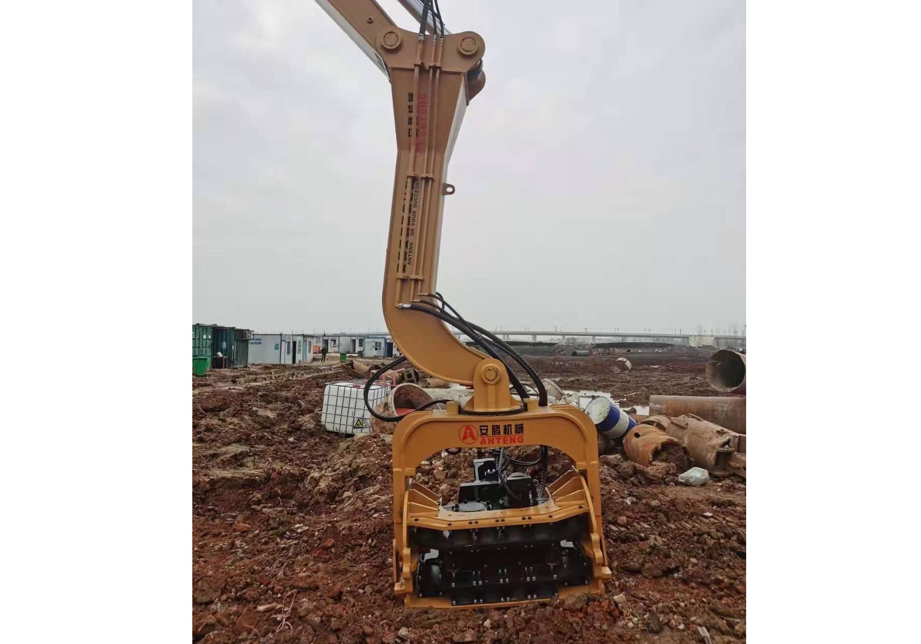 V450  Excavator Mounted Vibratory Hammer