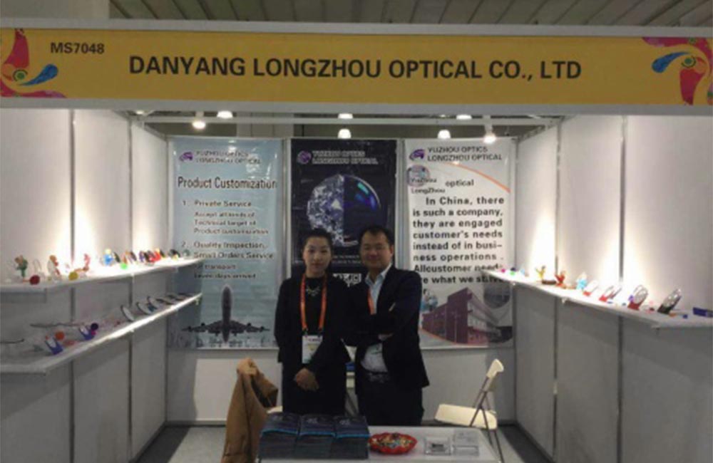 Yuzhou Optics Meets Clients In New York Vision Expo