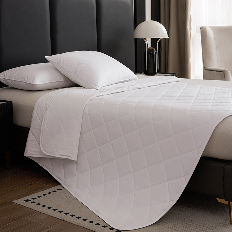 Hot Wholesale Quilted Mattress Pad With Elastic Band