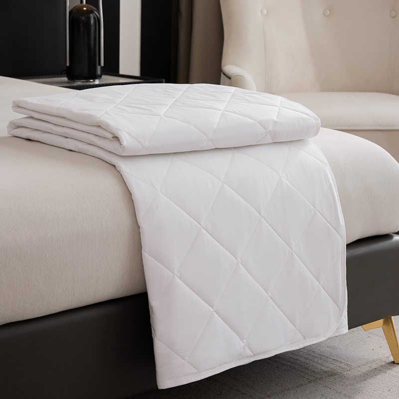 Hot Wholesale Quilted Mattress Pad With Elastic Band