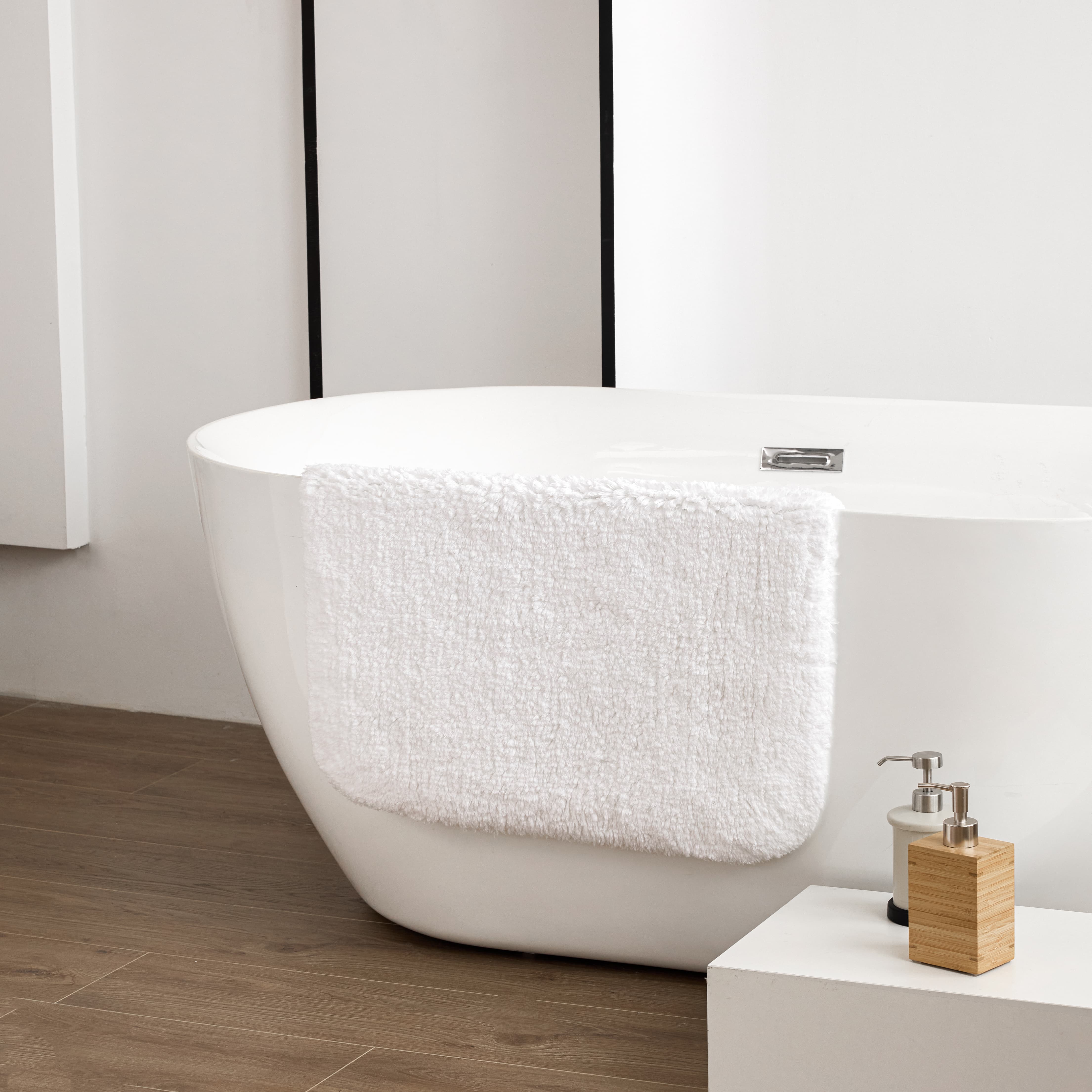 Lihaoju fluffy-feeling Bath Mat with strong water absorption