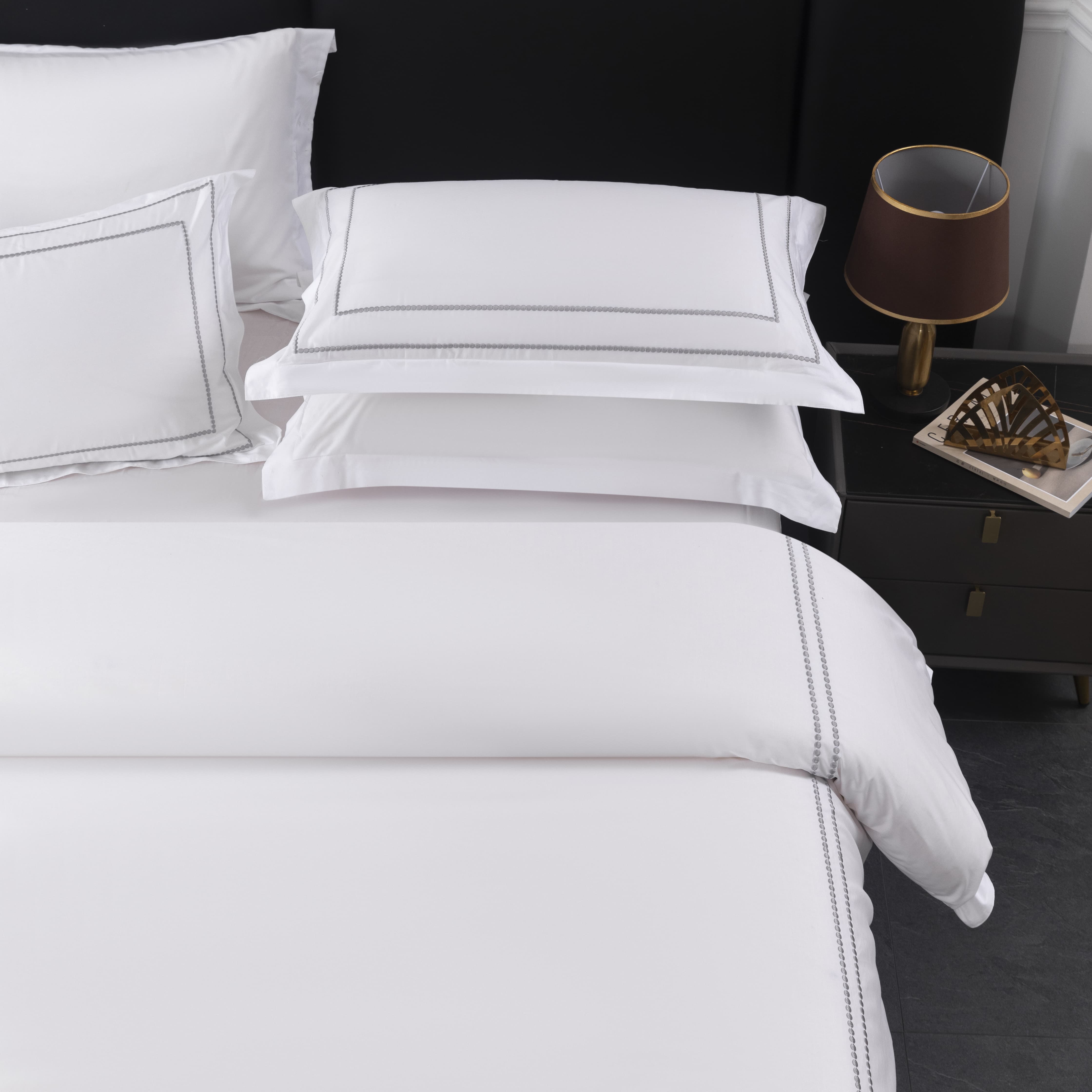 Lihaoju Wholesale Embroidery Bedding Sets