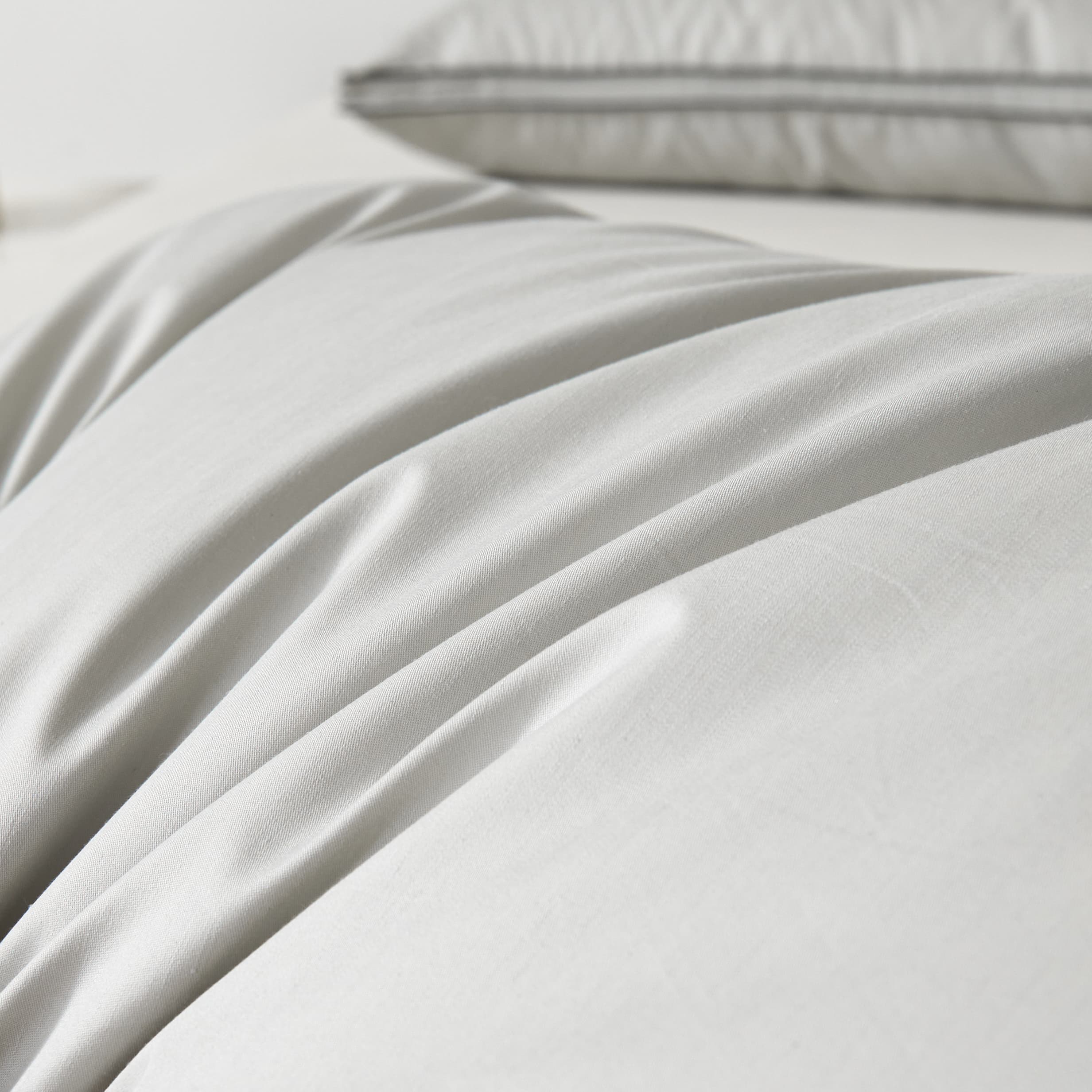 Four Season Soft Lace Fiber Pillow