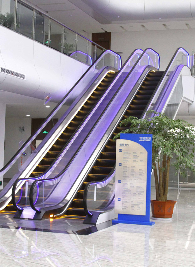 FUJI Indoor Escalator