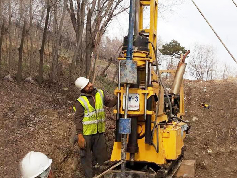 Precautions when operating a water well drilling rig