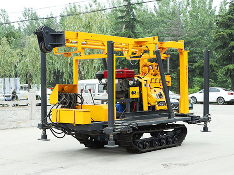 What is the construction of a core drilling rig?