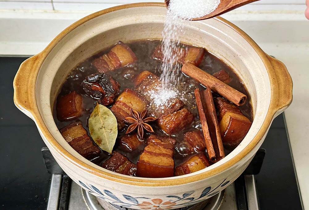 braised pork belly with Salt and Spices
