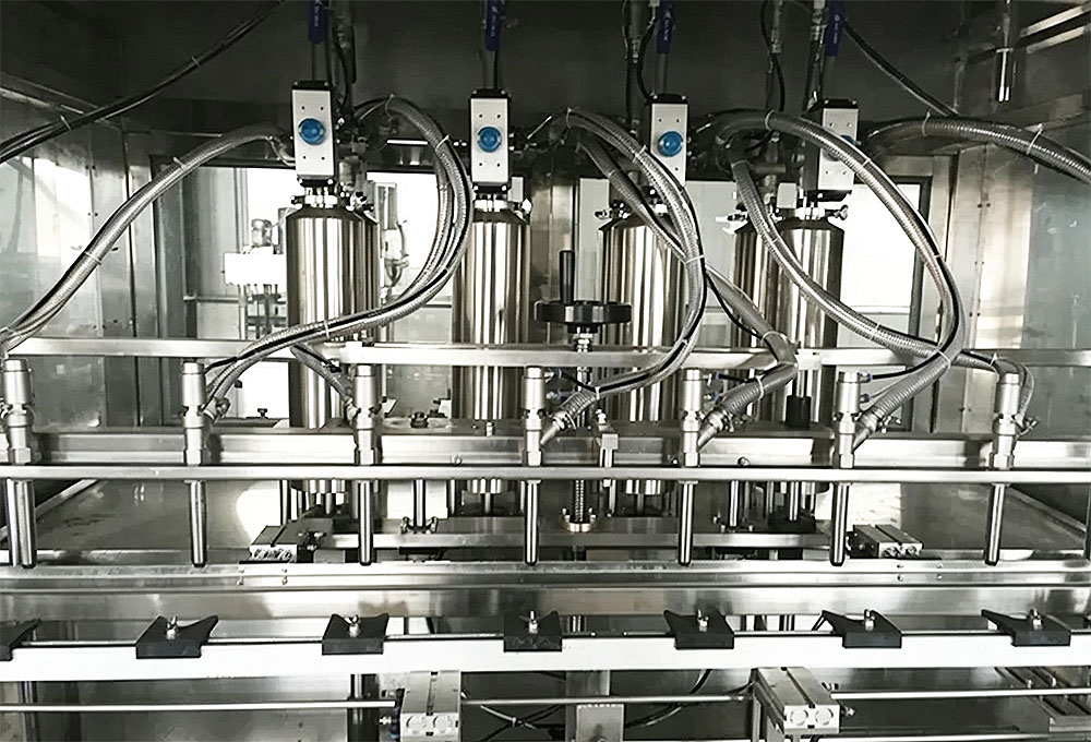 Sauce filling machine nozzles