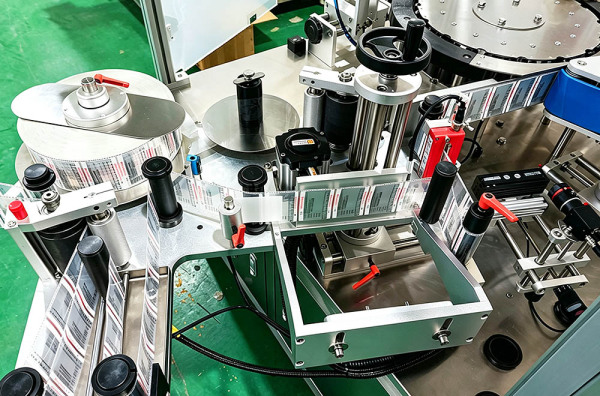 Labeling machine label unwinder