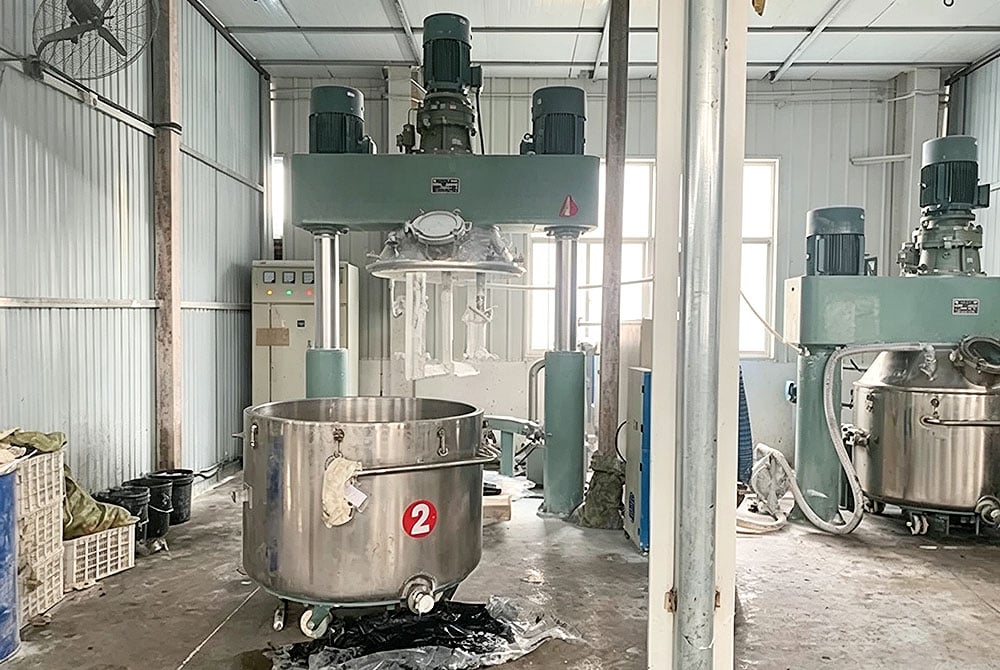 Industrial planetary mixer