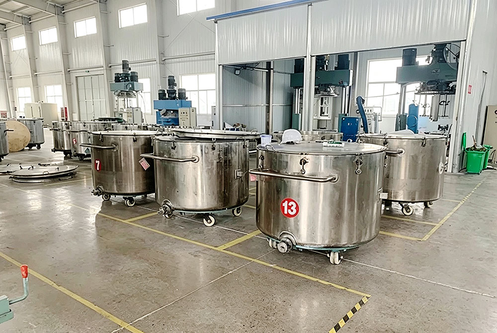Stainless‑steel mixing tanks