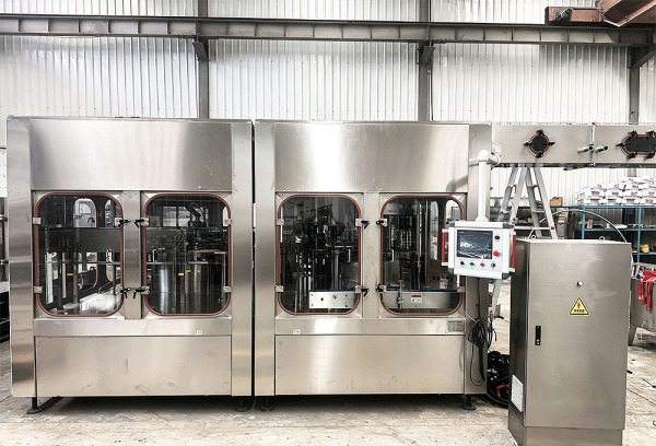 3‑in‑1 beverage bottling machine