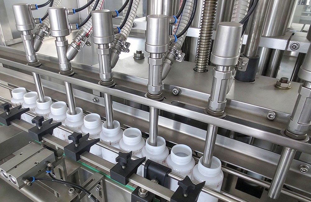 Sauce filling nozzles